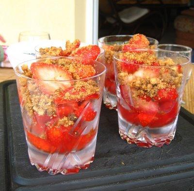 Crumble aux fraises facile - Photo par lapopo