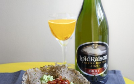 Aumonière de sarrasin au caviar de petits pois et son œuf poché - Photo par Loic Raison