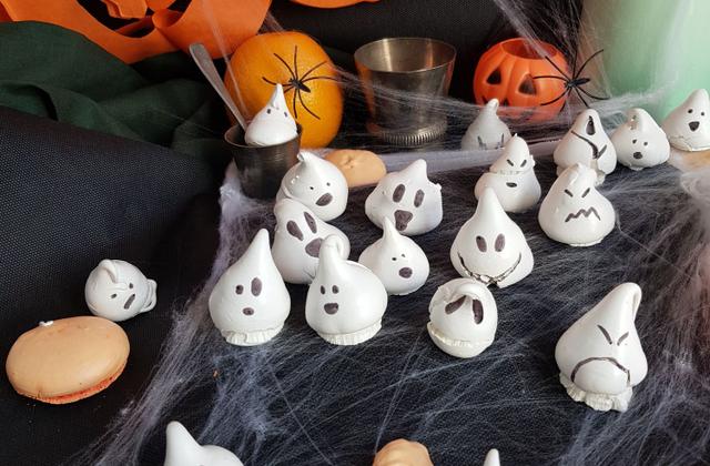 Meringues fantômes spécial Halloween - Photo par LifeLoveandChocolate
