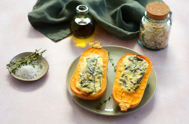 Butternut farcie aux épinards - Nadia Paprikas
