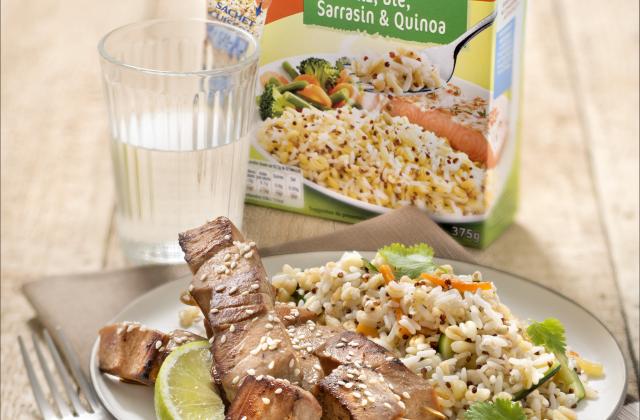 Brochettes de thon mariné au soja, riz, blé, sarrasin & quinoa - Uncle Ben's®