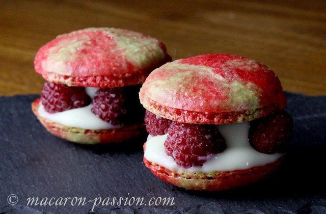 Macarons framboise pistache - Photo par macaron-passion