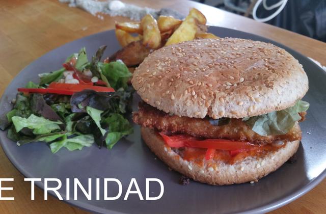 Le TRINIDAD - Burger au poulet, chorizo, poivrons et sauce Porto - Photo par 750g