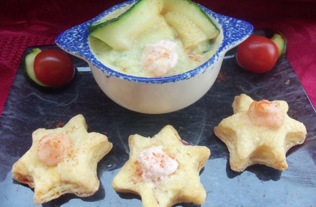 Soupe courgettes coco, sablés aux oignons et sa chantilly au saumon fumé - Photo par verob