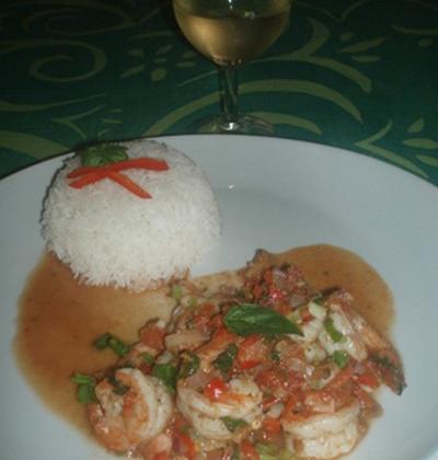 Crevettes flambées au rhum brun - Photo par ededtahiti