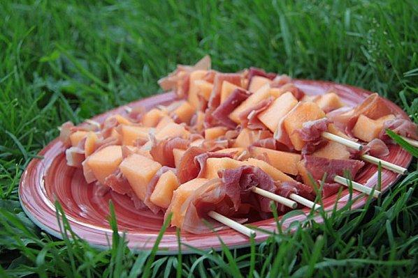 Brochettes melon - jambon de Bayonne - Photo par patchouka