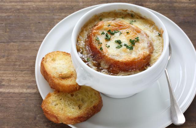 Soupe à l'oignon traditionnelle - Photo par 750g