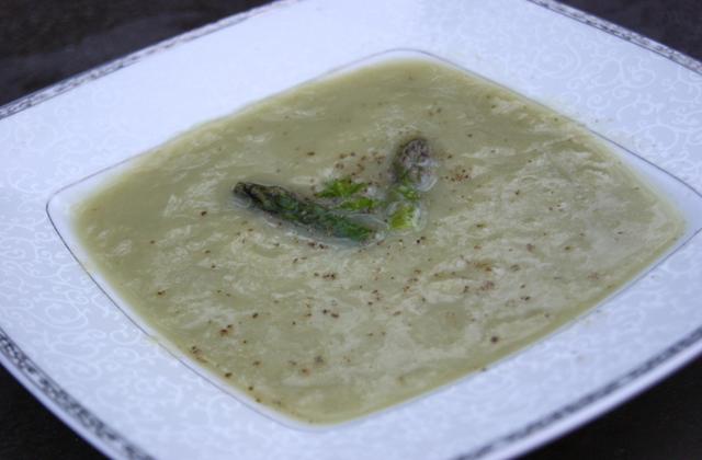 Velouté d'asperges vertes maison - Photo par La ptite cuisine de Pauline