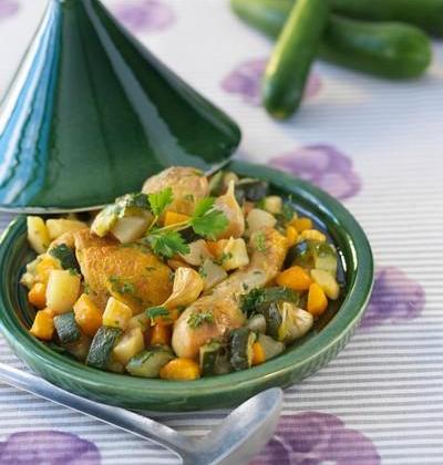 Tajine de cuisses de poulet à la marocaine - Photo par Programme Alimentation et Insertion