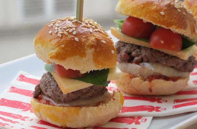 mini hamburgers revisités à l'etorki® - Photo par eloala