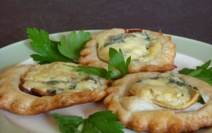 Tartelettes apéritives Fourme d'Ambert et pâte de coing - elisev