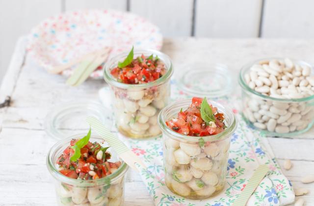 Verrines de mogettes, tartare de thon et tomate - Photo par Fédération nationale des Légumes Secs