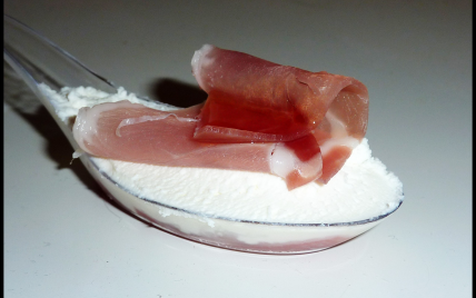 Cuillère chèvre et miel - Photo par les gourmandises de chloe