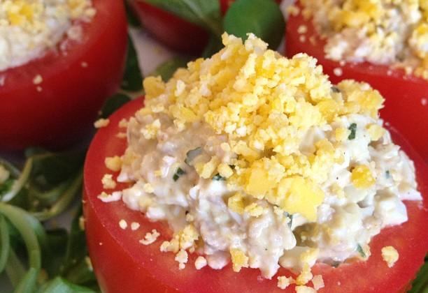 Tomates farcies crues - Photo par Atableavecjulie