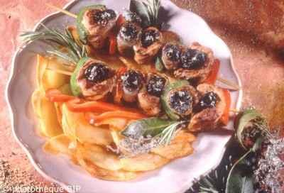 Brochettes de pruneaux farcis - Photo par 750g