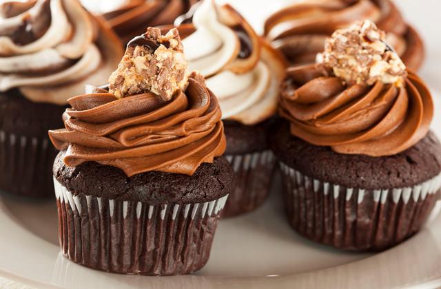 Cupcakes maison au chocolat et frosting - Photo par 750g
