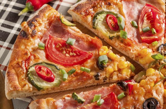 Pizza aux légumes et jambon - Photo par 750g