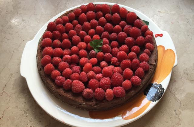 Gâteau tout chocolat, framboises - Photo par 750g