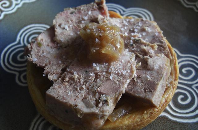 Tarte fine à la terrine de campagne, compotée d'oignons au cidre - Photo par Communauté 750g