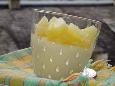 Panna cotta à la noix de coco et à l'ananas - Photo par newelm