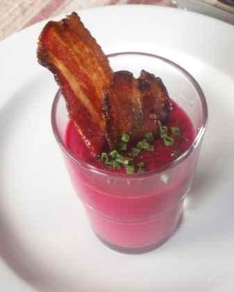 Ma soupe rose aux betteraves & son lard croustillant - Photo par ameliehp