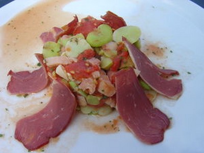 Salade de féves à la tomate et magret de canard - Photo par petain