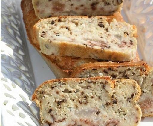 Cake roquefort poire et noix - Photo par linoue
