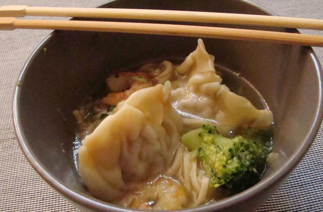 Soupe aux nouilles et raviolis - Photo par vinciapU