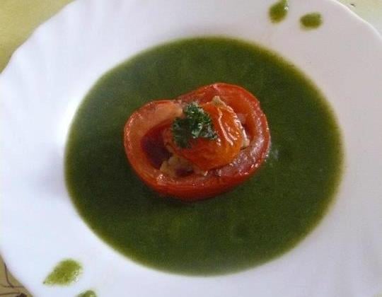Velouté de laitue, tomate farcie aux lardons - Photo par cicoucook