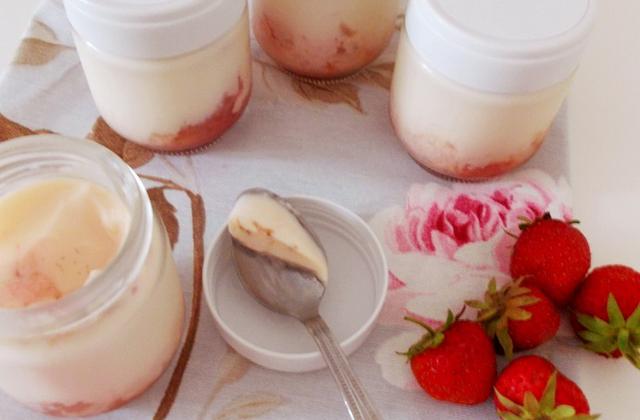 Yaourts à la compotée de fraises - chachoualacreme