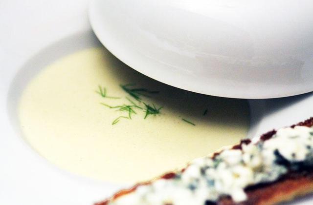 Crème froide de chicons et poire tartinette de Roquefort Papillon - Photo par uncuisq