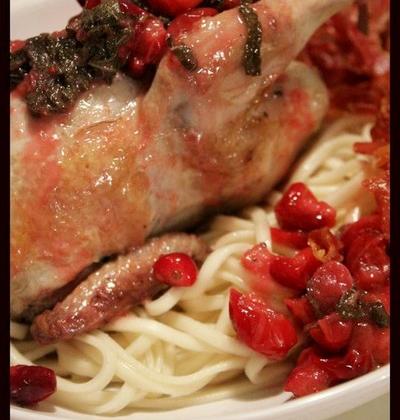 Cailles aux cranberries, chips de pancetta - Photo par loukou