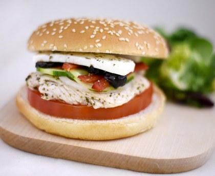 Burger poulet & feta - Photo par Céline Soetaert