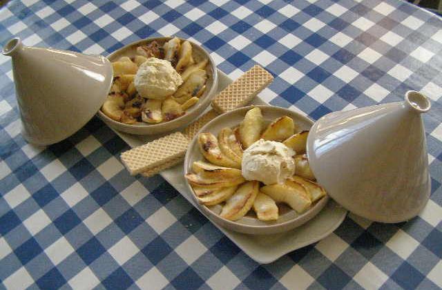 Tajine de pommes avec glace à la vanille - Photo par hmoranO