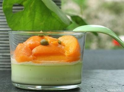 Chaud-froid d'abricots et crème pistache - Photo par laurenlt