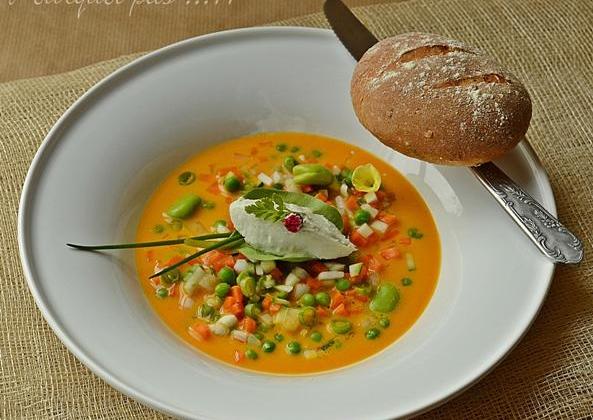 Roquefort Papillon en pain et crème, petits légumes de printemps - Photo par isabec
