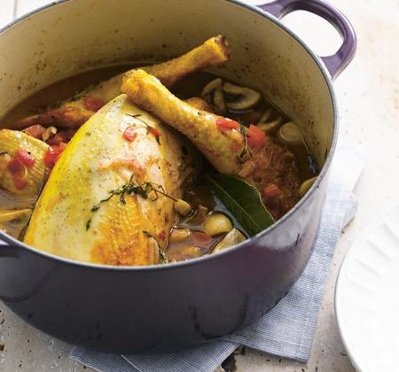 Coq au vin blanc - Photo par Le Creuset