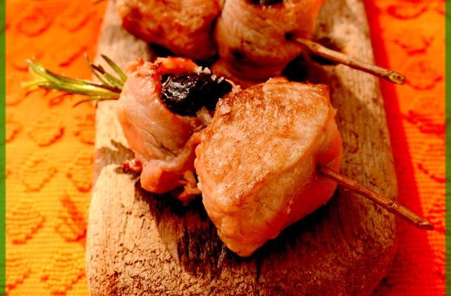 Brochette lard, pruneau et cochon - Chef Damien