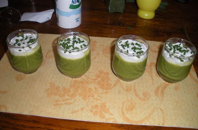 Velouté de courgette et sa crème - Photo par gaesch