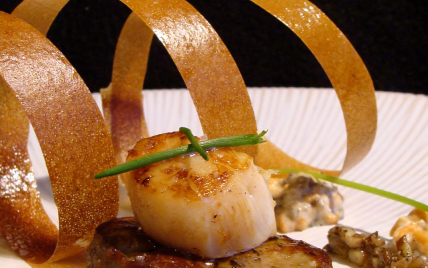 Saint Jacques sur Foie Gras Poêlé aux Cèpes de Bordeaux - Photo par fabienra