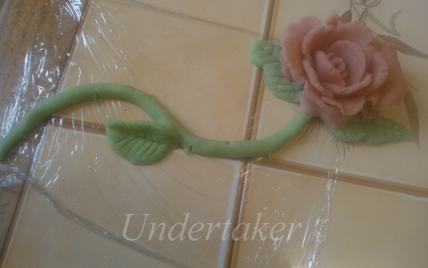 Rose en pâte d'amande : pour décorer ses gâteaux  - Photo par Undetaker