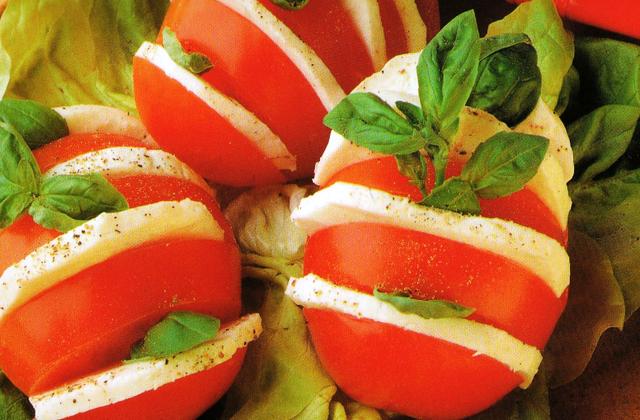 Salade tomate-mozzarella en éventail - Photo par remydup
