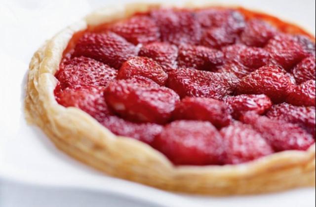 Tarte gourmande aux fraises et poudre d'amande - Photo par St Mamet