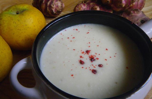 Velouté de topinambours aux pommes - Photo par moum00