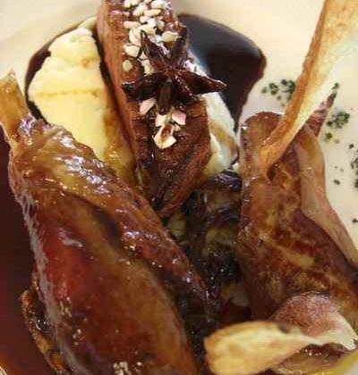 Déclinaison autour du canard et de la pomme de terre, La cuisse en miroton, le filet rôti aux dragées, le foie gras « Bien sur » et la pomme de terre - Photo par 750g