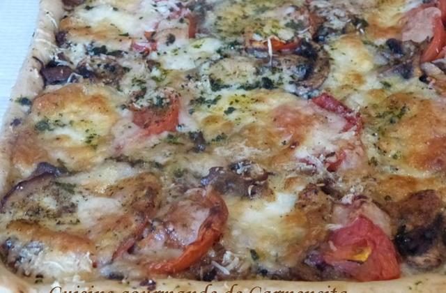 Pizza au thym et aux trois fromage - Photo par Carmen