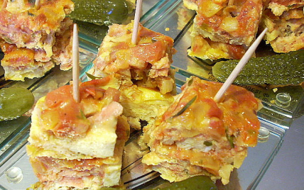 Omelette au jambon Serrano cuisinée à la tomate - La soupe à la citrouille