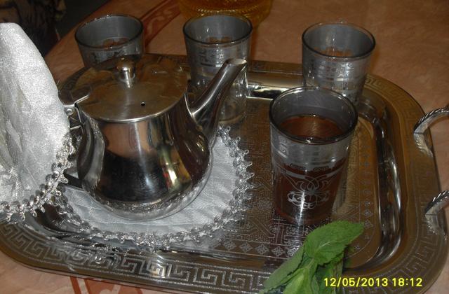 Thé marocain à la menthe - Photo par khinai