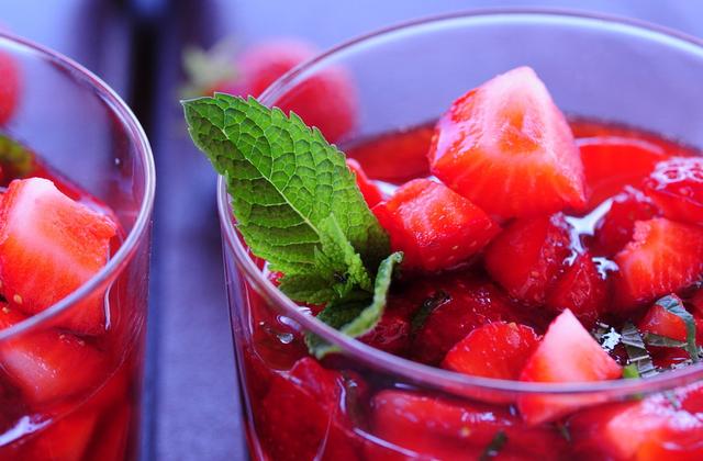 Salade de fraises, menthe et poivre noir - Photo par laures5