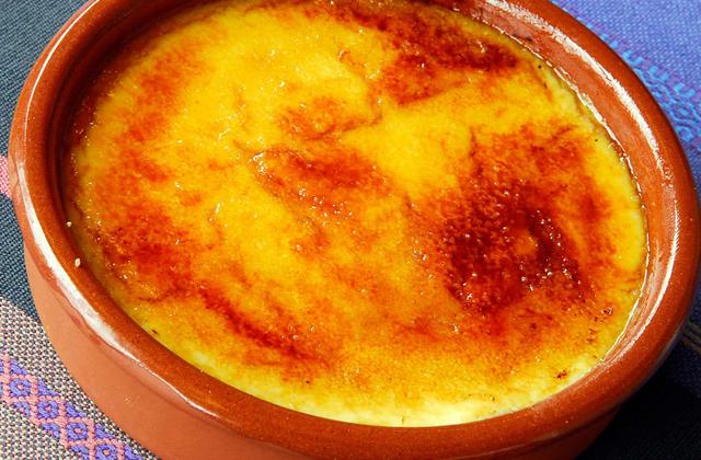 Crème Catalane traditionnelle - Photo par ptitluk
